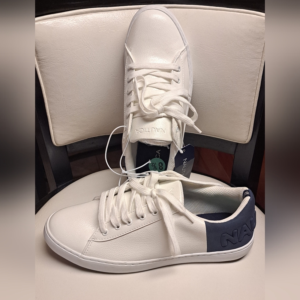 Nautica Cecily Women's White & Navy Low Top Sneakers Size 8.5 NWT